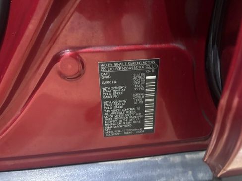 Used 2016 Nissan Rogue SV image 31