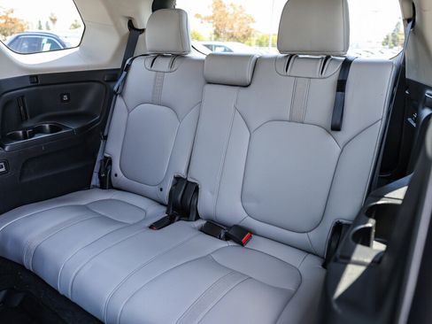 Used 2023 Honda Pilot EX-L image 10