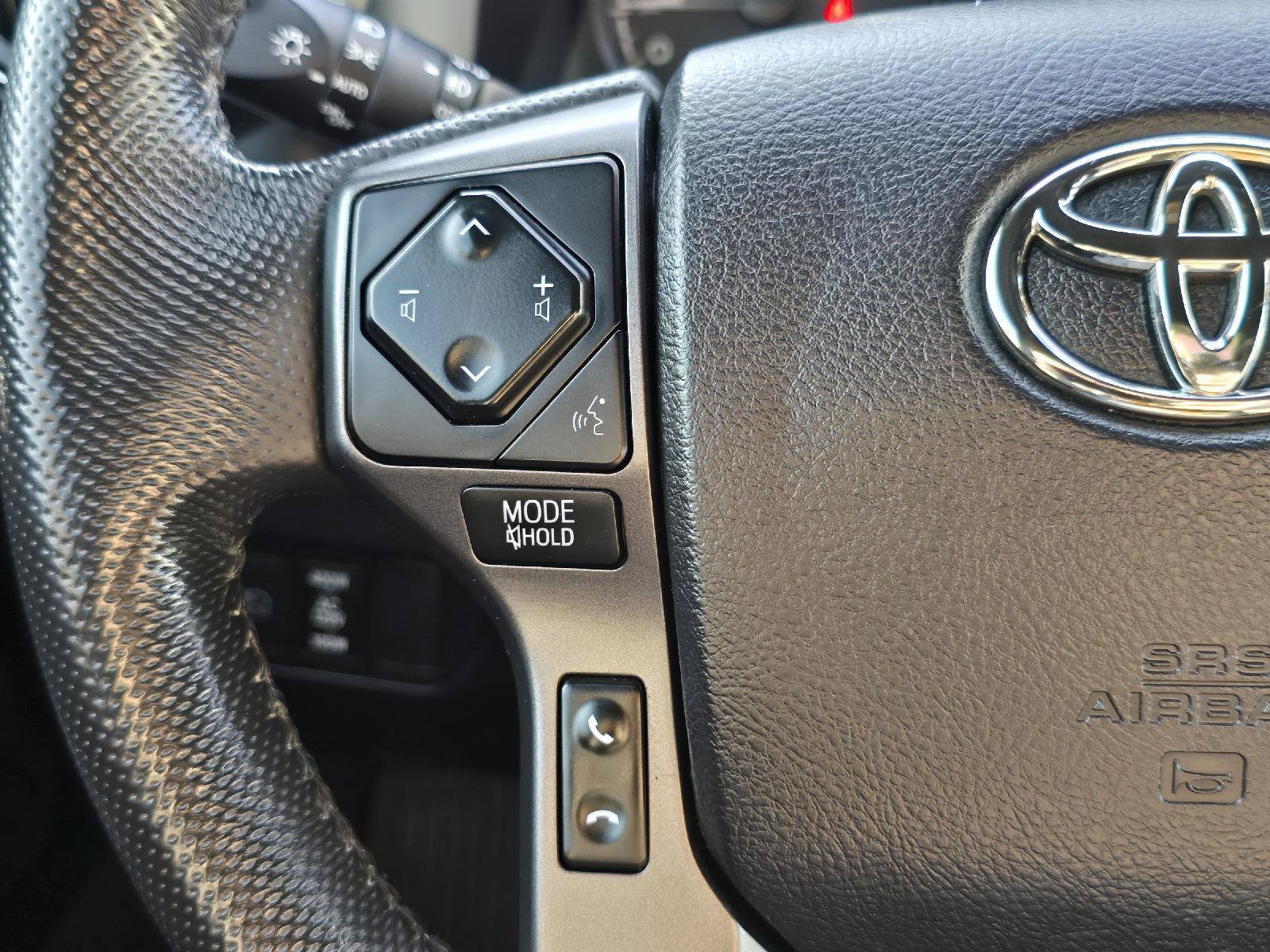 Used 2022 Toyota Tacoma TRD Off-Road AWD/4WD image 29