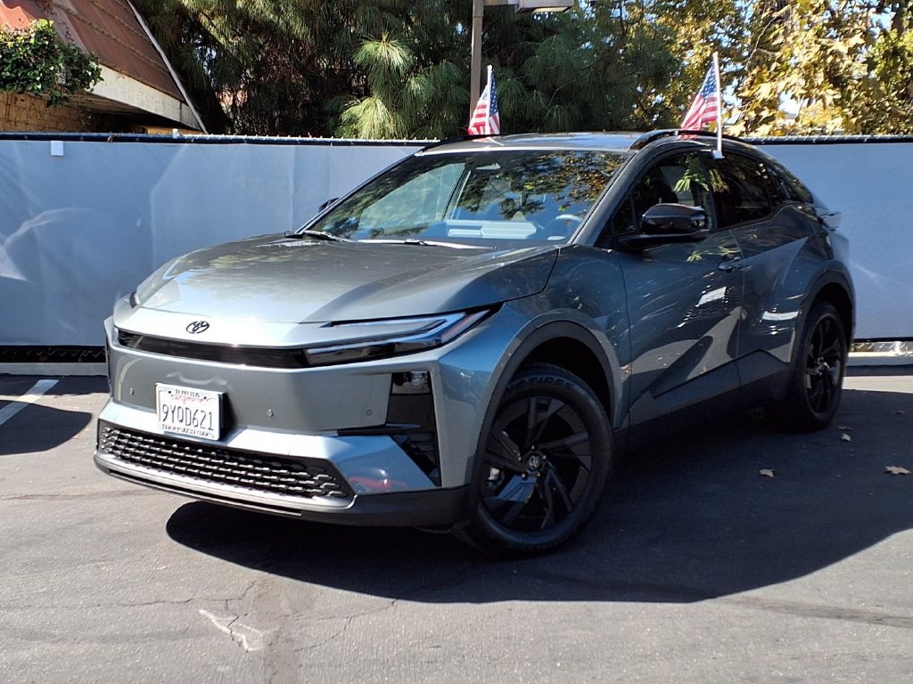 Certified 2026 Toyota C-HR AWD/4WD image 38