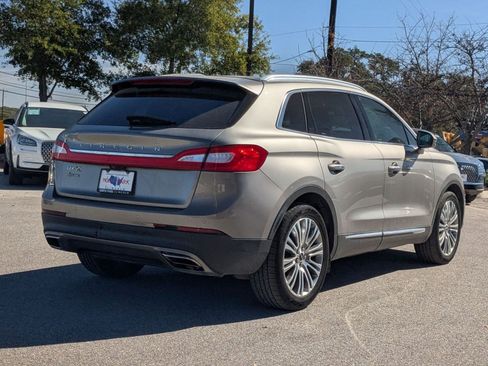 Used 2017 Lincoln MKX Reserve w/ Lincoln MKX Climate Package image 3