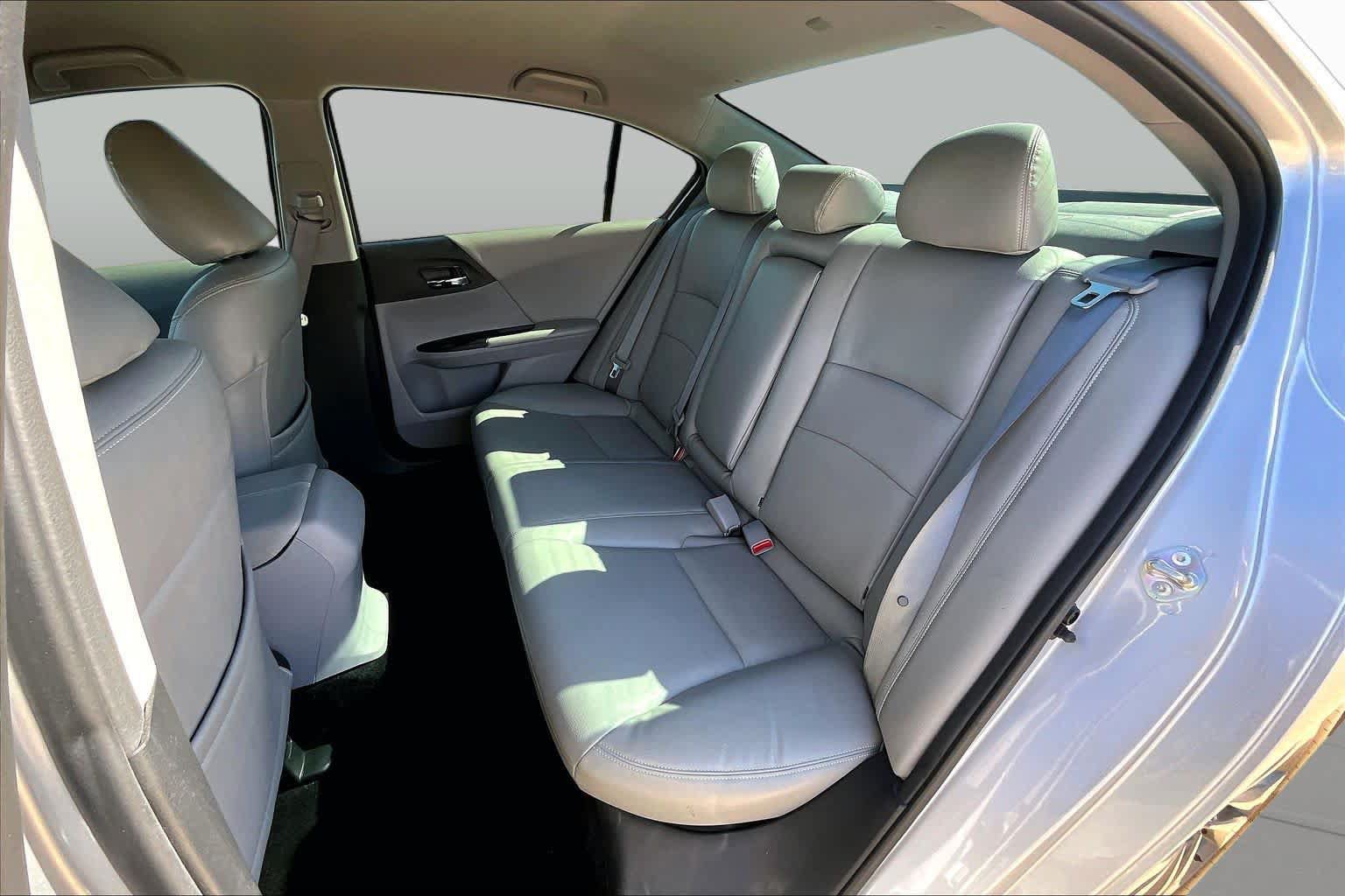 Used 2015 Honda Accord LX image 19