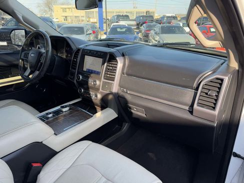 Used 2020 Ford Expedition Platinum image 27