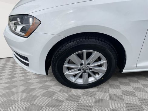 Used 2016 Volkswagen Golf S FWD image 10