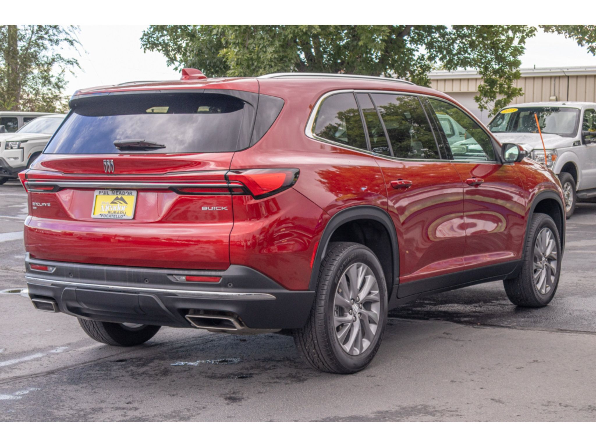 Used 2025 Buick Enclave Preferred AWD/4WD image 3