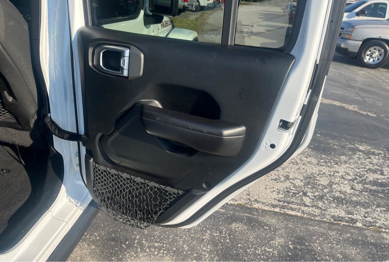 Used 2018 Jeep Wrangler Unlimited Rubicon AWD/4WD image 14