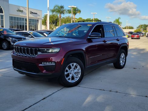 Used 2024 Jeep Grand Cherokee Limited w/ Luxury Tech Group II AWD/4WD image 1