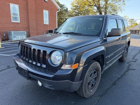 Used 2015 Jeep Patriot Sport FWD image 2