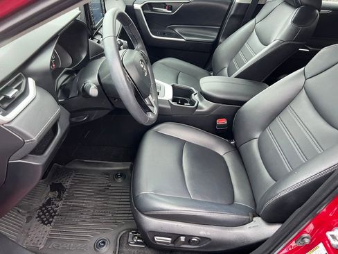 Certified 2022 Toyota RAV4 XLE Premium image 12