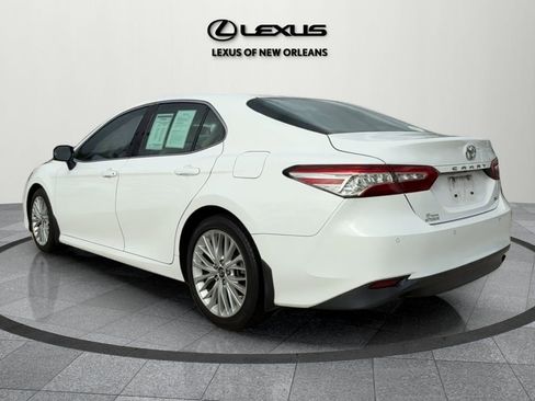 Used 2018 Toyota Camry XLE image 5