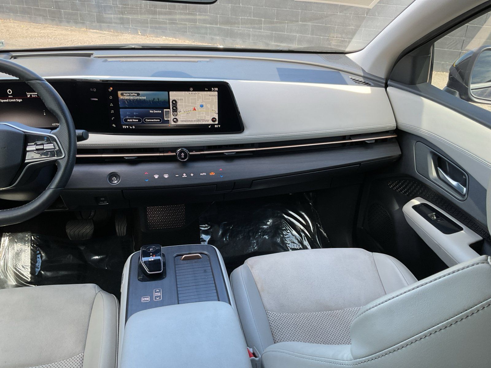 Used 2023 Nissan Ariya FWD image 16
