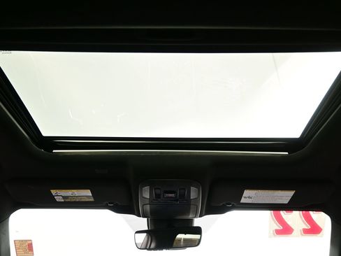 Used 2022 Toyota Highlander XSE AWD/4WD image 19