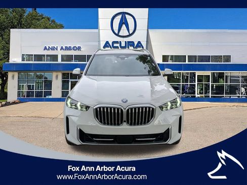 Used 2025 BMW X5 xDrive50e w/ Premium Package AWD/4WD image 8