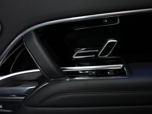 Used 2025 Land Rover Range Rover SE image 39