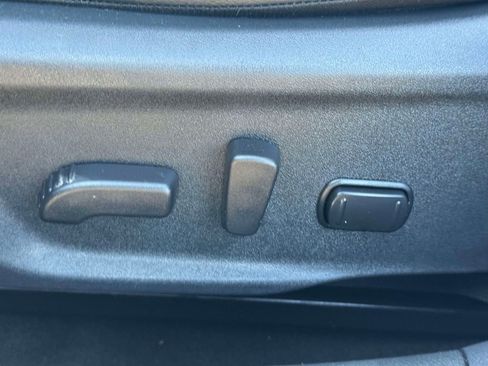 Used 2025 Nissan Sentra SR w/ SR Premium Package image 17