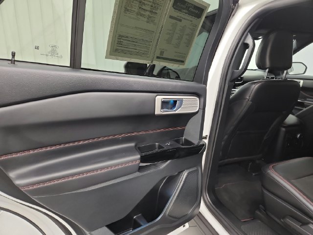Used 2024 Ford Explorer ST-Line w/ Class IV Trailer Tow Package AWD/4WD image 24