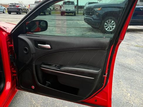 Used 2015 Dodge Charger SXT RWD image 26