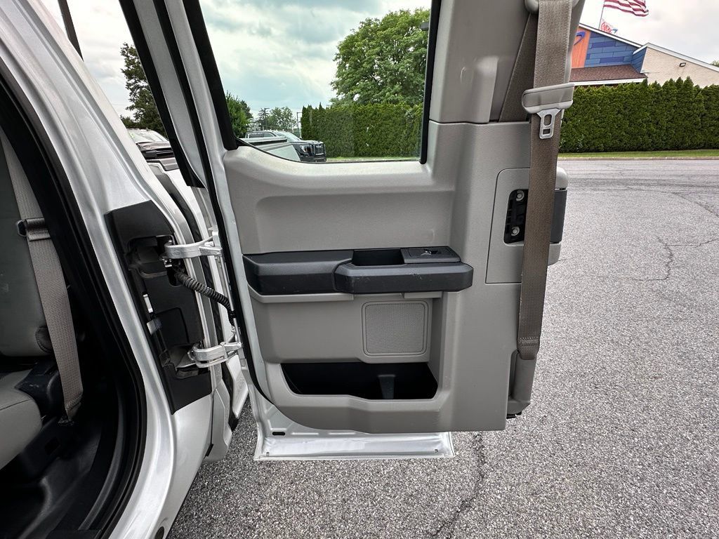 Used 2015 Ford F150 XL w/ Equipment Group 101A Mid AWD/4WD image 25