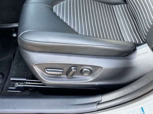 Used 2021 Toyota Camry SE image 16