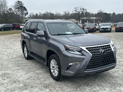 Used 2021 Lexus GX 460 Premium w/ Premium Package image 3