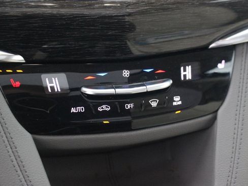 Used 2020 Cadillac XT6 Premium Luxury image 29