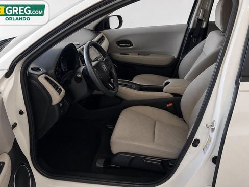 Used 2017 Honda HR-V EX image 10