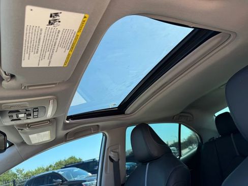 Used 2021 Toyota Camry XSE w/ Cold Weather Package image 15