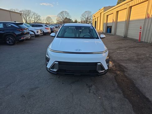 New 2026 Hyundai Kona SE image 10
