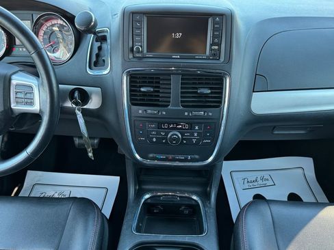 Used 2018 Dodge Grand Caravan GT image 16