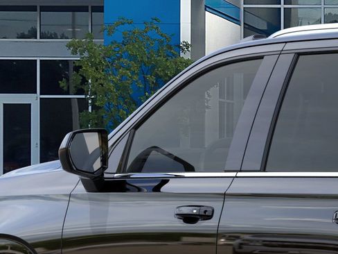 New 2026 Chevrolet Suburban LS image 14