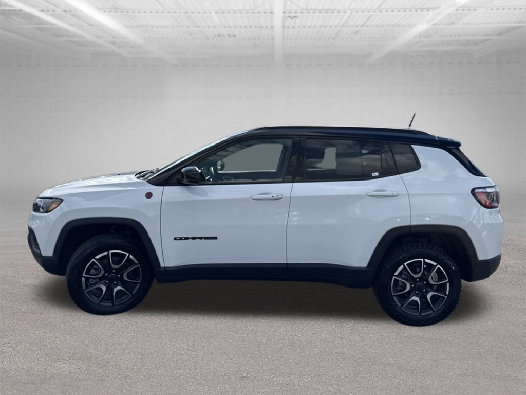 Used 2025 Jeep Compass Trailhawk AWD/4WD image 50