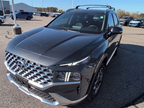 Used 2023 Hyundai Santa Fe Limited image 3