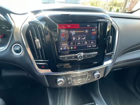 Used 2021 Chevrolet Traverse LS image 18