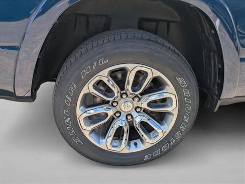 Used 2022 RAM 1500 Laramie w/ Sport Appearance Package AWD/4WD image 7