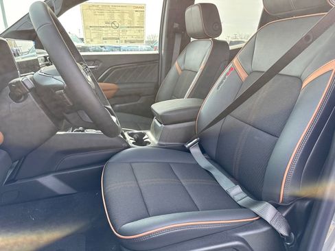 New 2026 GMC Canyon AT4 AWD/4WD image 17