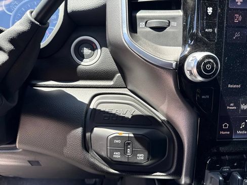 New 2025 RAM 2500 Big Horn AWD/4WD image 17