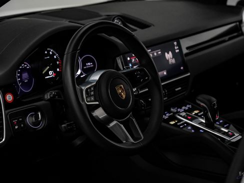 Used 2023 Porsche Cayenne image 40