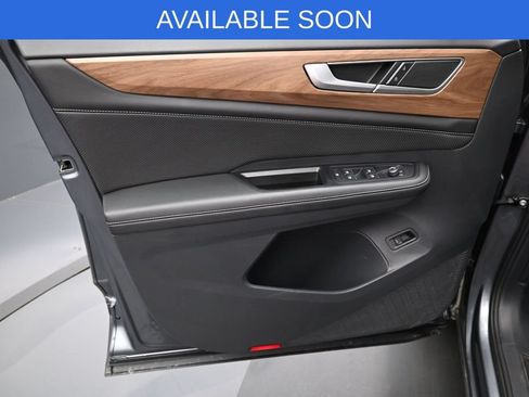 Used 2024 Volkswagen Atlas SE AWD/4WD image 11