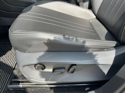 Certified 2024 Volkswagen Tiguan SE R-Line FWD image 49