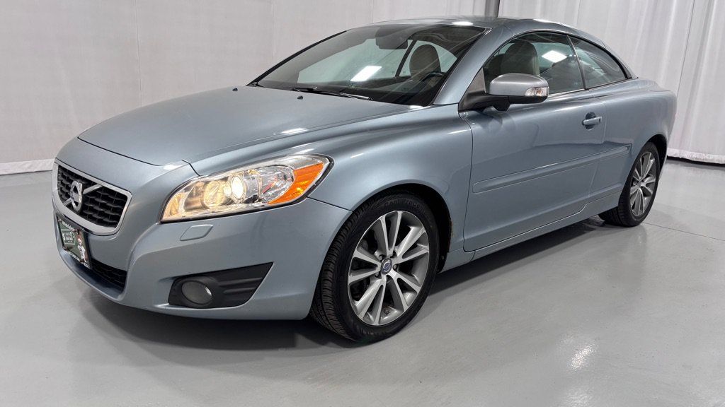 Used 2011 Volvo C70 T5 w/ Multimedia Pkg FWD image 1