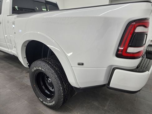 Used 2021 RAM 3500 Laramie image 38