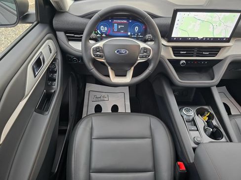 Used 2026 Ford Explorer Active w/ Active Comfort Package AWD/4WD image 16