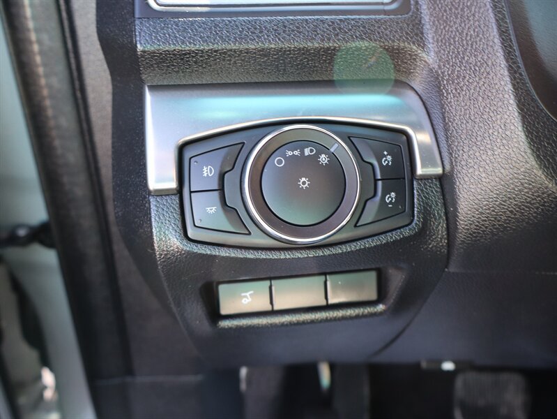 Used 2018 Ford Explorer XLT w/ Equipment Group 201A AWD/4WD image 22