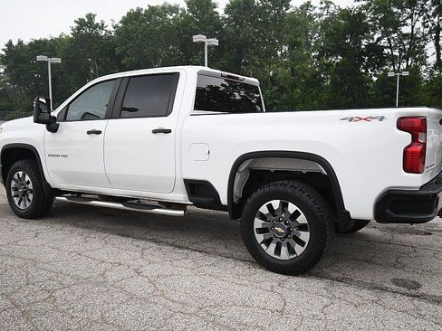 Used 2022 Chevrolet Silverado 2500 Custom AWD/4WD image 5