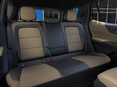New 2026 Chevrolet Equinox ACTIV w/ Safety and Technology Package FWD image 17
