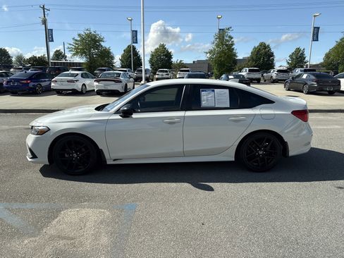 Used 2023 Honda Civic Sport image 4