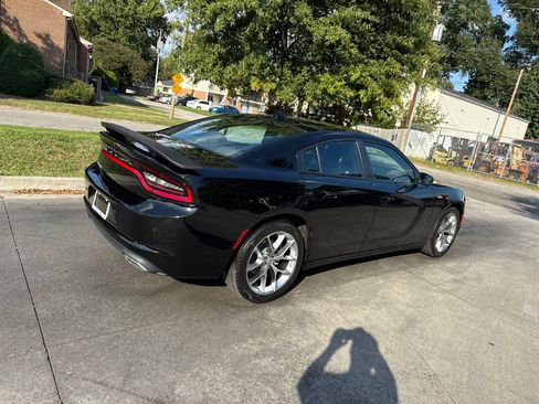 Used 2022 Dodge Charger SXT w/ Plus Group image 4