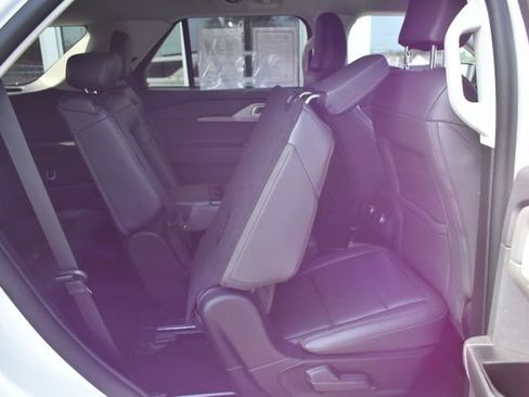 Used 2025 Ford Explorer Active w/ Active Comfort Package AWD/4WD image 41