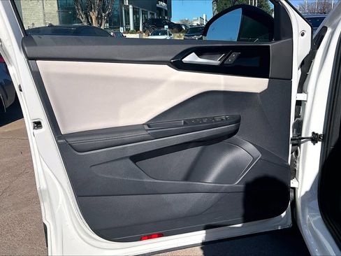 Used 2025 Volkswagen Taos S image 20