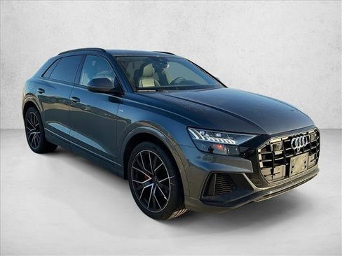 Used 2020 Audi Q8 Prestige image 3